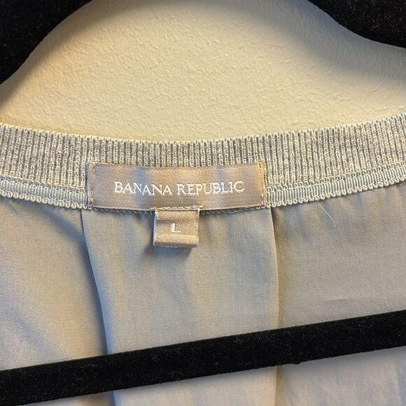 Banana Republic large Gray V-Neck Women's Sweater Merino wool blend - Picture 2 of 5